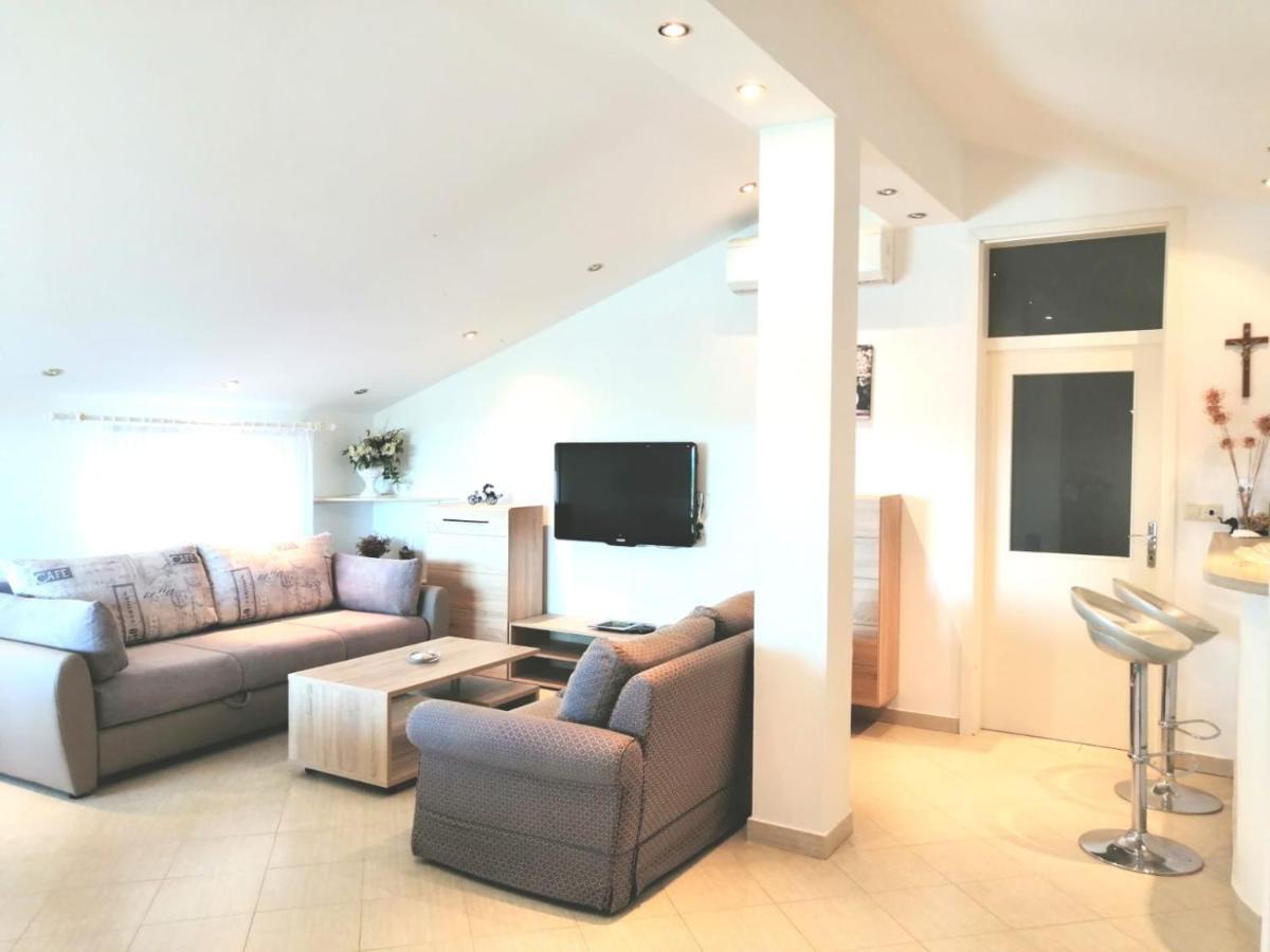 Lovely Sea View House In Malinska Island Krk Ngoại thất bức ảnh
