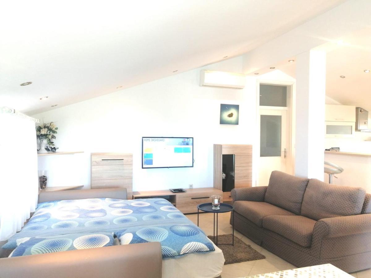 Lovely Sea View House In Malinska Island Krk Ngoại thất bức ảnh